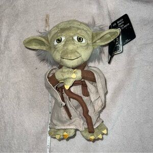 Disneyland Starwars Yoda plushie